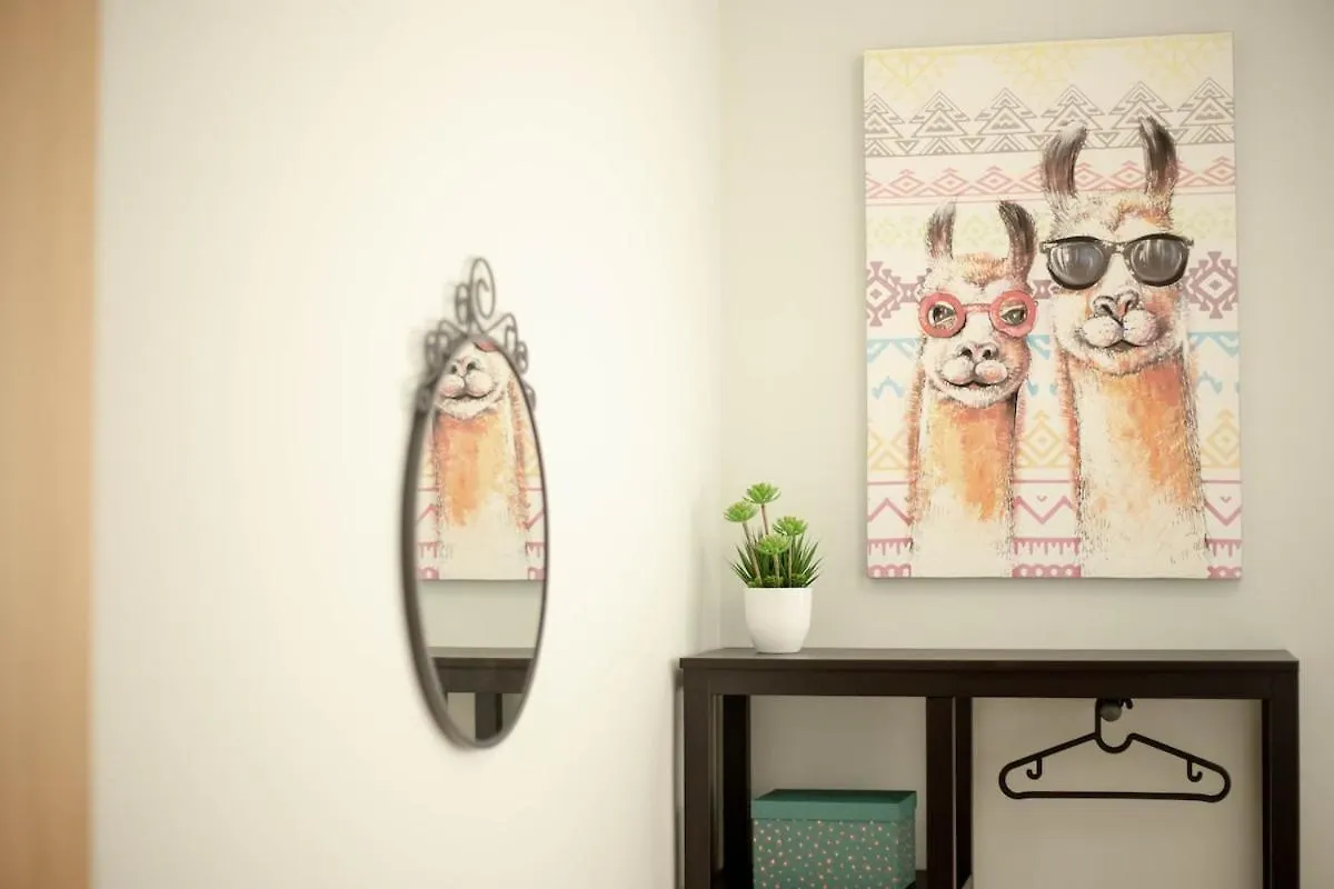 -Malagasunapts- Stylish City Centre Pool&Parking Apartamento