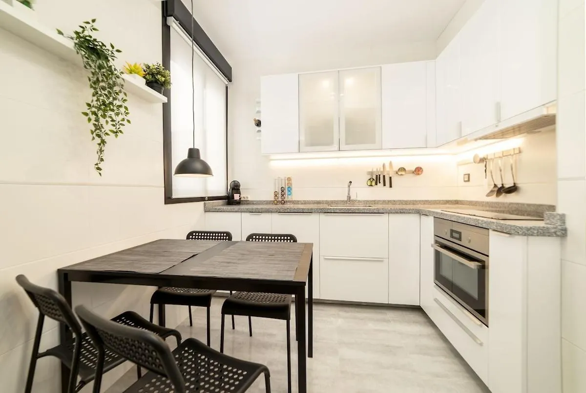 Apartamento -Malagasunapts- Stylish City Centre Pool&Parking