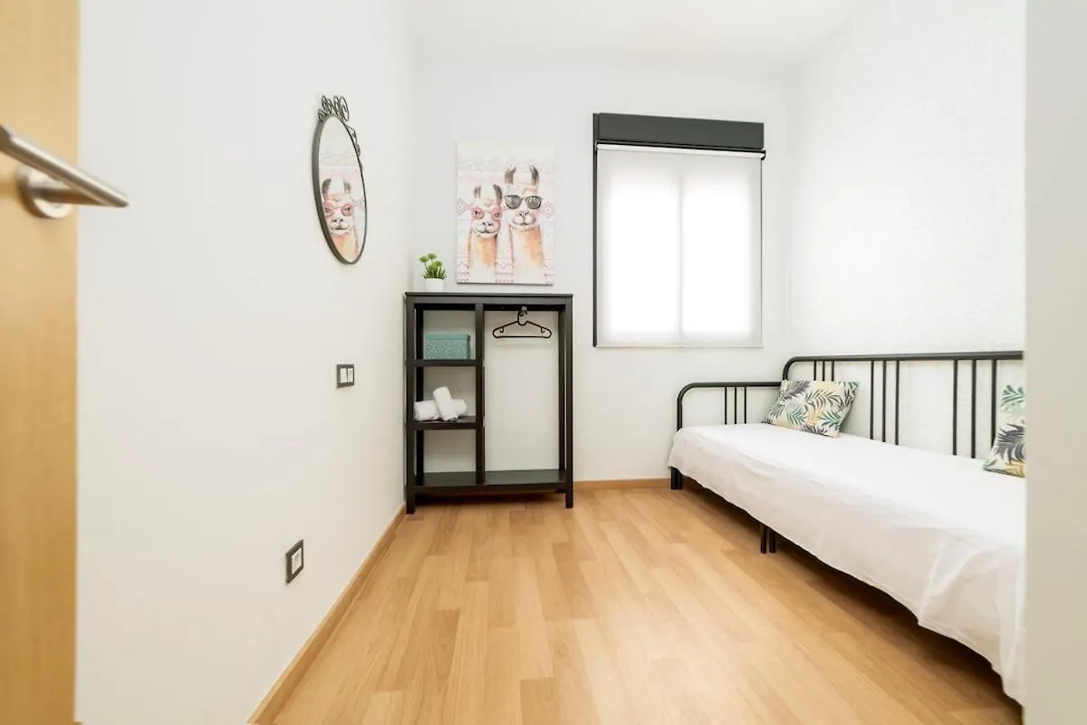 -Malagasunapts- Stylish City Centre Pool&Parking Apartment Malaga