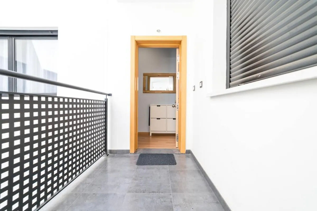 Apartment -Malagasunapts- Stylish City Centre Pool&Parking